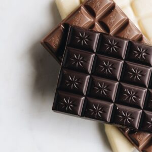 Tablettes de chocolat noir, au lait et blanc
