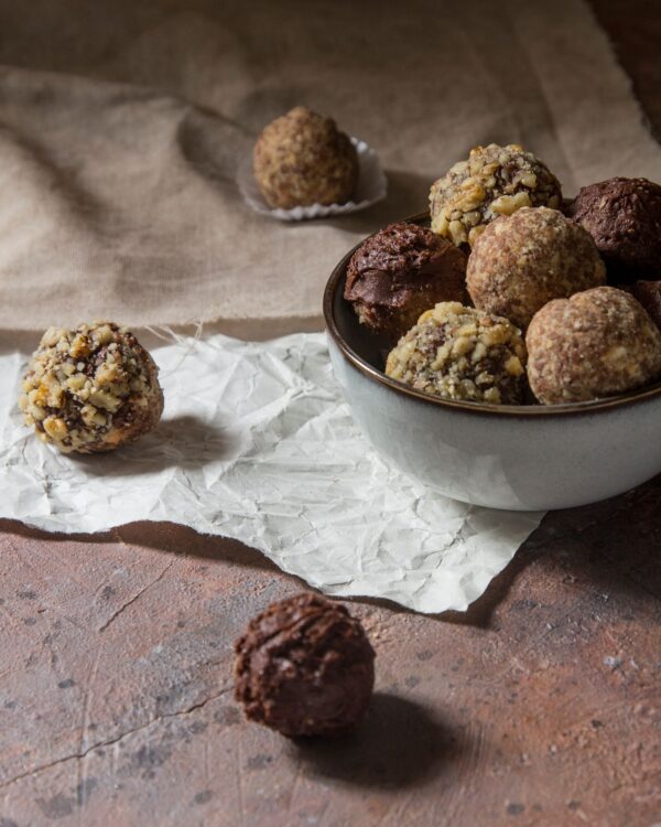 Truffes pralinées dans un bol